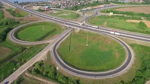 Road junction  butterfly top view Vidéo 66249861