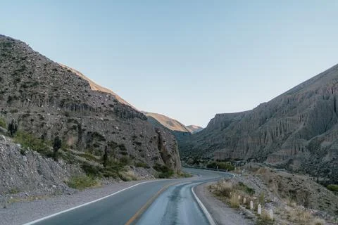 A road with a mountain in the background Foto stock