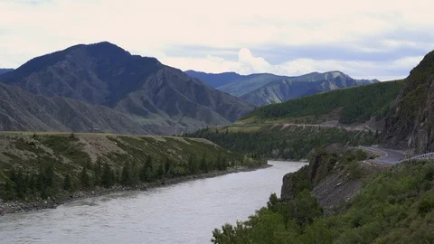 The road in the mountains along the river 库存影片 94182900