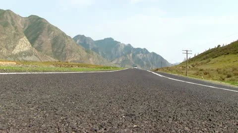 Road in mountains Видео 12377275