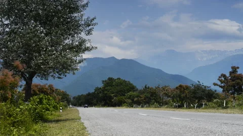 Road in the mountains Stockbeeldmateriaal 62403572