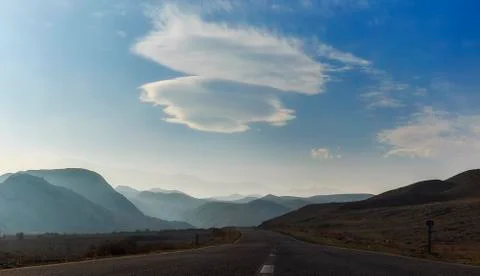 Road to the mountains Stock Photos