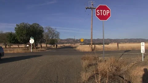 A road to nowhere Video stock 43331252