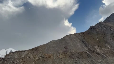 Road passing through mountains Stock-Footage 320219331