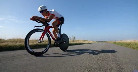 Road Race Cyclist on bars. Vídeo Stock 67647000