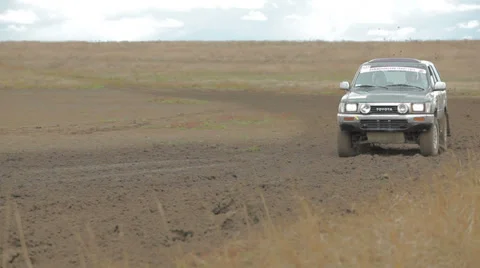 Off-road racing car 스톡 동영상 27341126