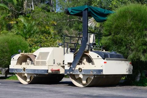 Road roller machine for make road. Automobile for making asphalt. Foto stock