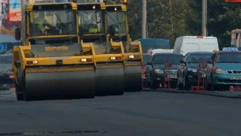 Road Rollers Flattens Asphalt. Paving. Asphalting. Road Work. 库存影片 90137677