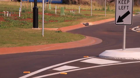 Road S bend - Keep left 库存影片 39948550