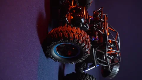 Off-road toy car 스톡 동영상 327389638