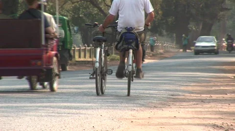 Road traffic to Angkor Stock-Footage 536573