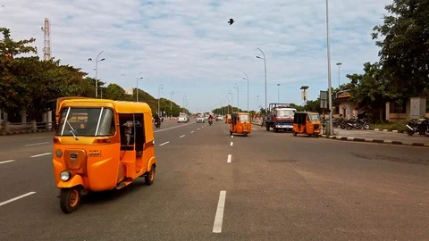Road traffic in Chennai. Stock Footage 128194951