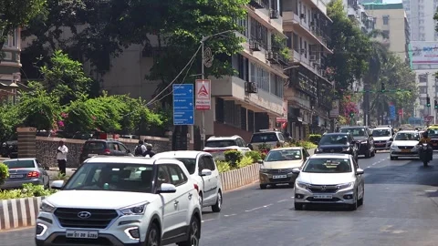 Road traffic in Mumbai. Stock Footage 274449370