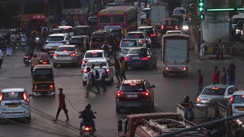 Road traffic in Mumbai. Stock Footage 277139384