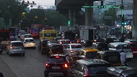 Road traffic in Mumbai. Stock Footage 277139598