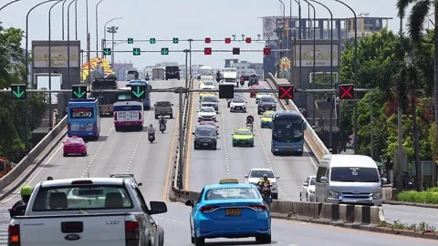 Road traffic at Somdet Phra Pinklao Bridge in Bangkok. Stock Footage 281598409