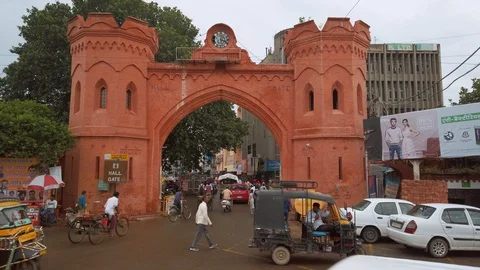 Road traffic on the streets of Amritsar. Stock Footage 121394959
