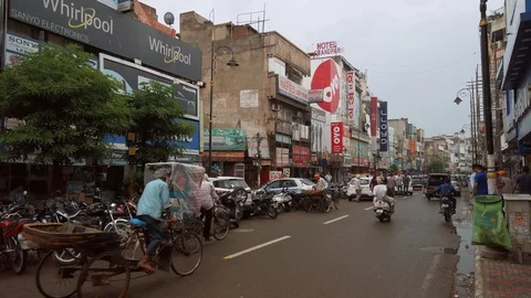 Road traffic on the streets of Amritsar. Stock Footage 121402829