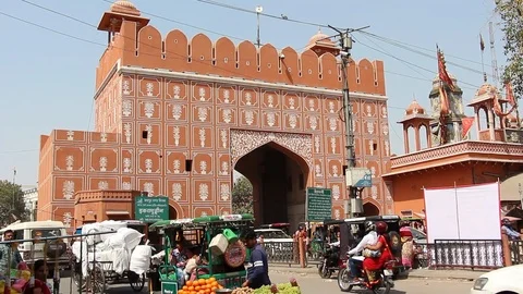 Road traffic on the streets of Jaipur. Stock Footage 124657420