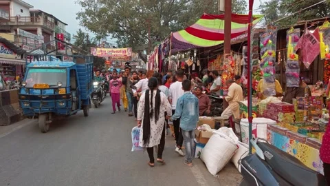 Road traffic on the streets of Rishikesh. Stock Footage 150191801