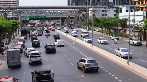 Road traffic in Thonburi district. Stock Footage 278863539
