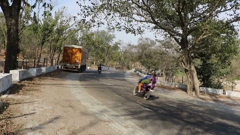 Road transportation in hilly terrain 動画素材 88232157