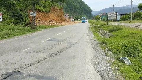 Road transportation in Nepal 스톡 동영상 76590242