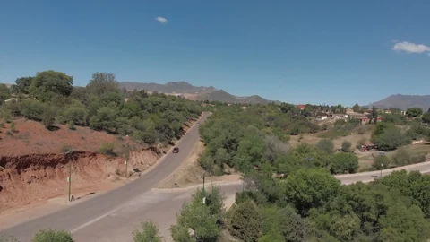 Road with trees 4K Vídeos de archivo 107289279