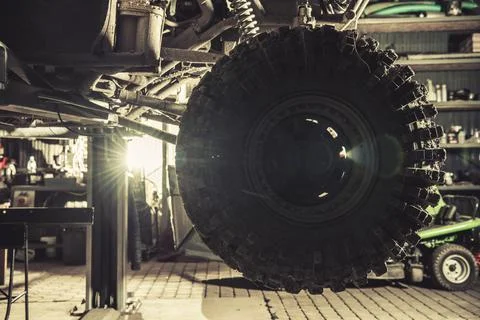 Off Road Vehicle Upgrading with High Performance New Tires. Foto stock