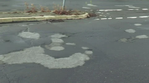 Road warning sign - bad road conditions next 1.5 km Vidéo 45531353