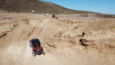 Off roading along Baja Coastline Vídeos de archivo 166662404