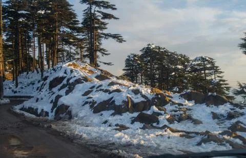 Roads covered by snow between mountains of Patnitop and nathatop Jammu Stock Photos