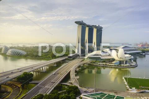 Roads leading to the Marina Bay Sands, Gardens by the Bay and ArtScience Museum Stock Photos