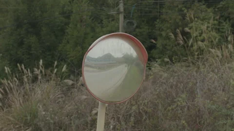Roadside reflective mirror spooky mirror Video stock 232015560