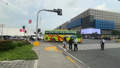 Roadside Sidewalk and City Intersection 4K 60fps Vídeo Stock 338350244