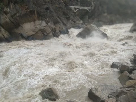 Roaring river Фото