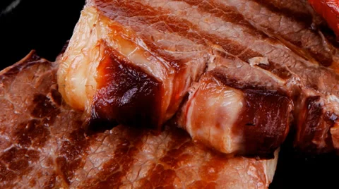 Roast meat beef fillet strips with grill mark Vídeos de archivo 35630680