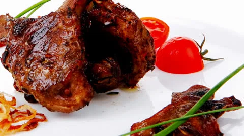 Roast ribs with vegetables Vídeos de archivo 25542541