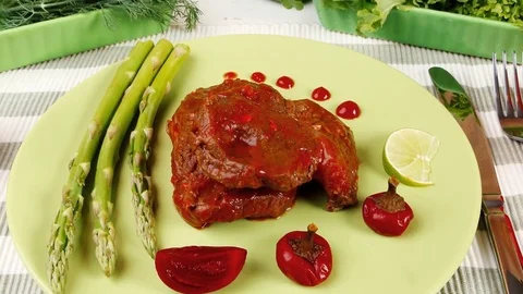Roast stew meat served with vegetables Vídeos de archivo 78766149