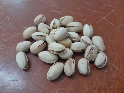 Roasted and salted pistachios in the shell Stockfoto's