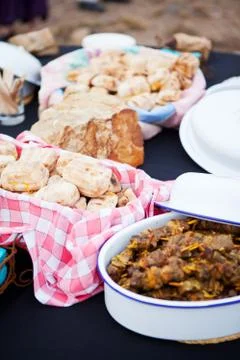 Roasted bread and mutton kebabs in dishes Foto stock