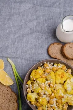 Roasted cauliflower with chickpeas Stock Photos