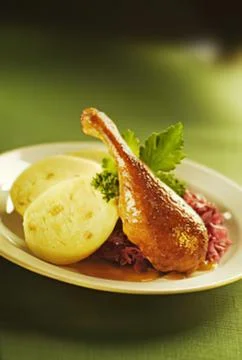 Roasted chicken leg with mashed potatoes and gravy Stock Photos