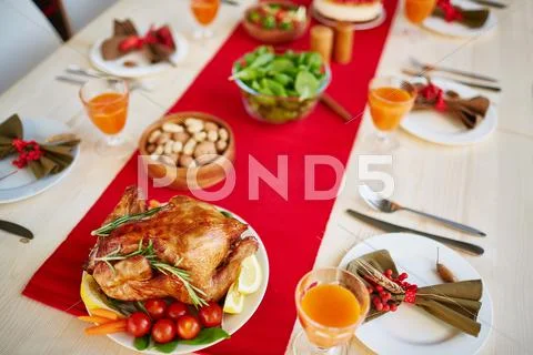 Roasted chicken served with vegetables for fall dinner Stock Photos