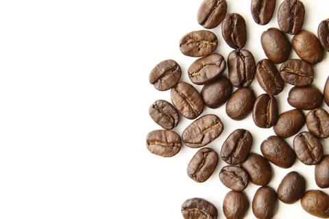 Roasted coffee bean isolated on white background Fotos de archivo