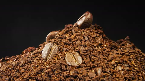 Roasted coffee beans and ground coffee rotation 4K Video stock 46233390