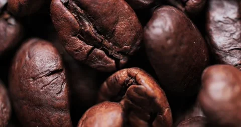 Roasted Coffee Beans Background. Video Loop. Close-Up Vídeo Stock 140995082