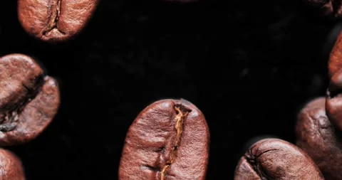 Roasted Coffee Beans Background. Video Loop. Close-Up Vídeos de archivo 140995191