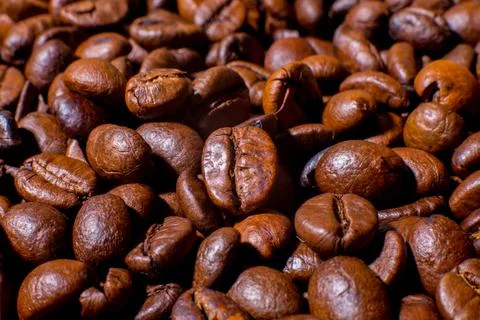 Roasted coffee beans close-up macro photo Foto stock