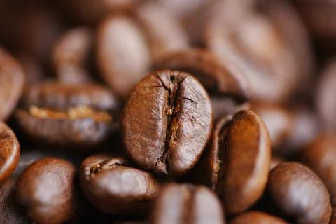 Roasted coffee beans texture background - Group of close up coffee beans macr Foto stock